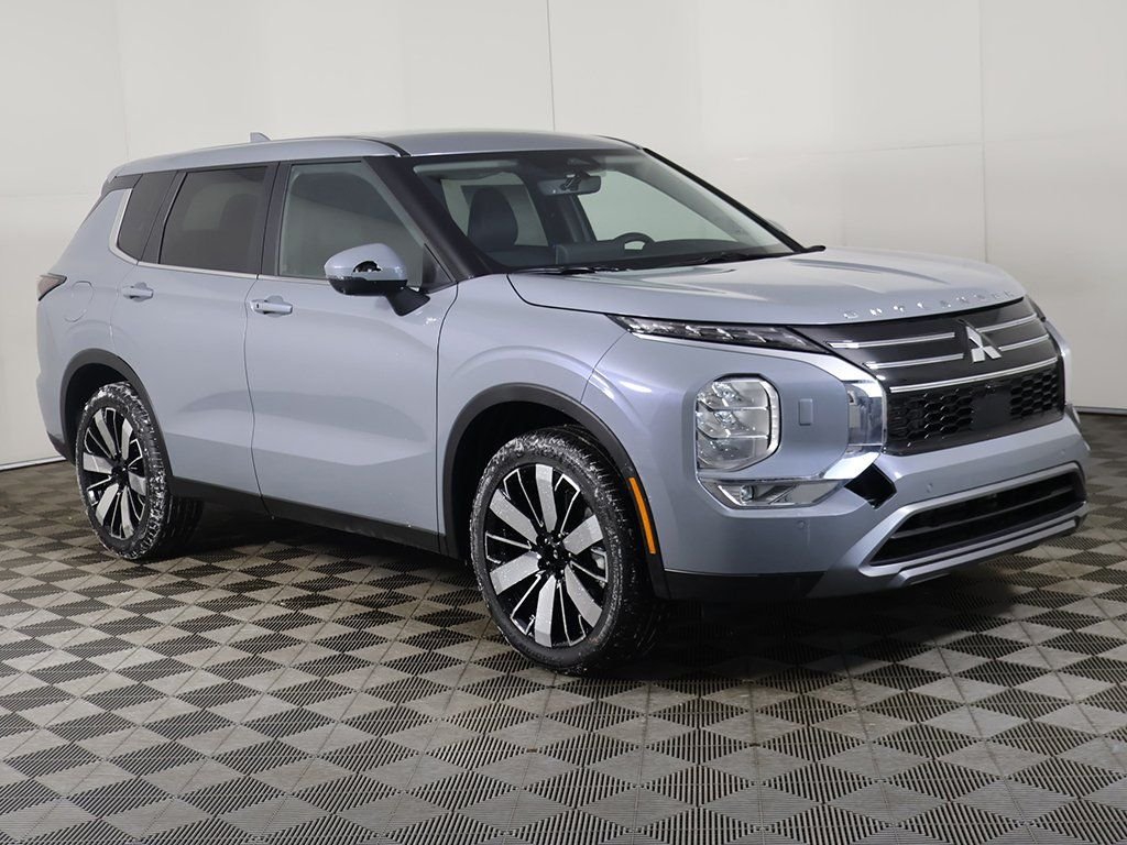 New 2026 Gray Mitsubishi SE image 2