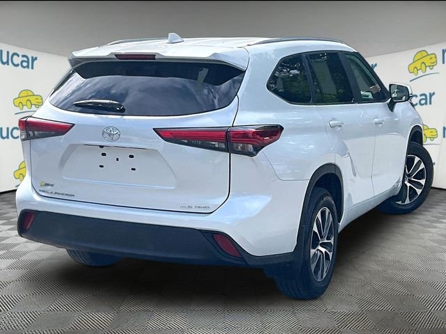 Used 2023 Beige Toyota XLE image 13