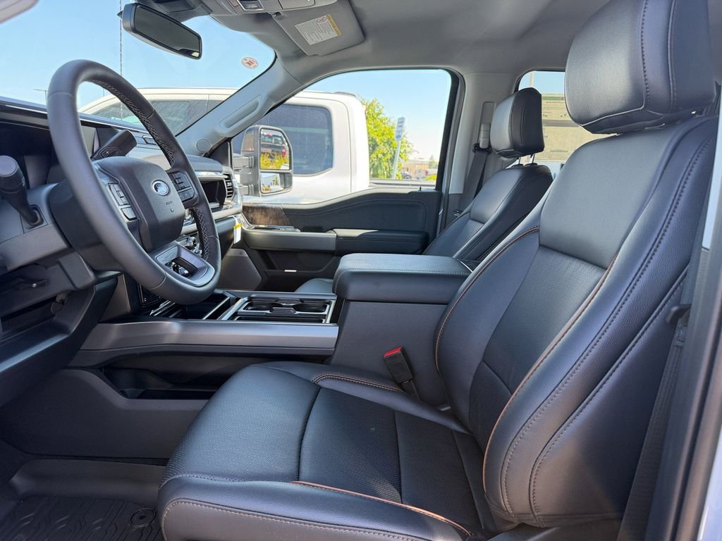 New 2026 Glacier Gray Metallic Tri-Coat Ford F-250® Lariat® image 17