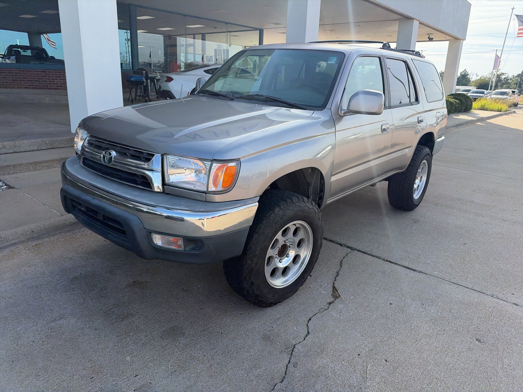 Used 2002 Toyota 4Runner SR5 with VIN JT3GN86R220225743 for sale in Manhattan, KS