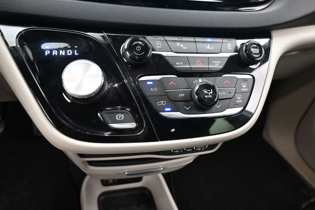 Used 2023 Gray Chrysler Touring L image 26