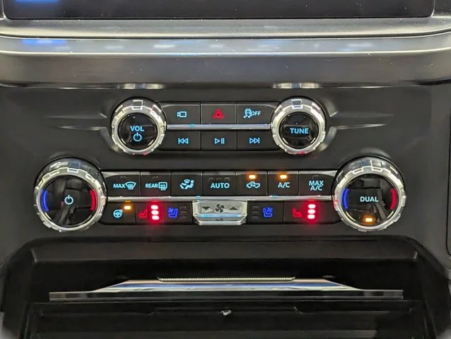 New 2026 Oxford White Ford F-250® Lariat® image 45