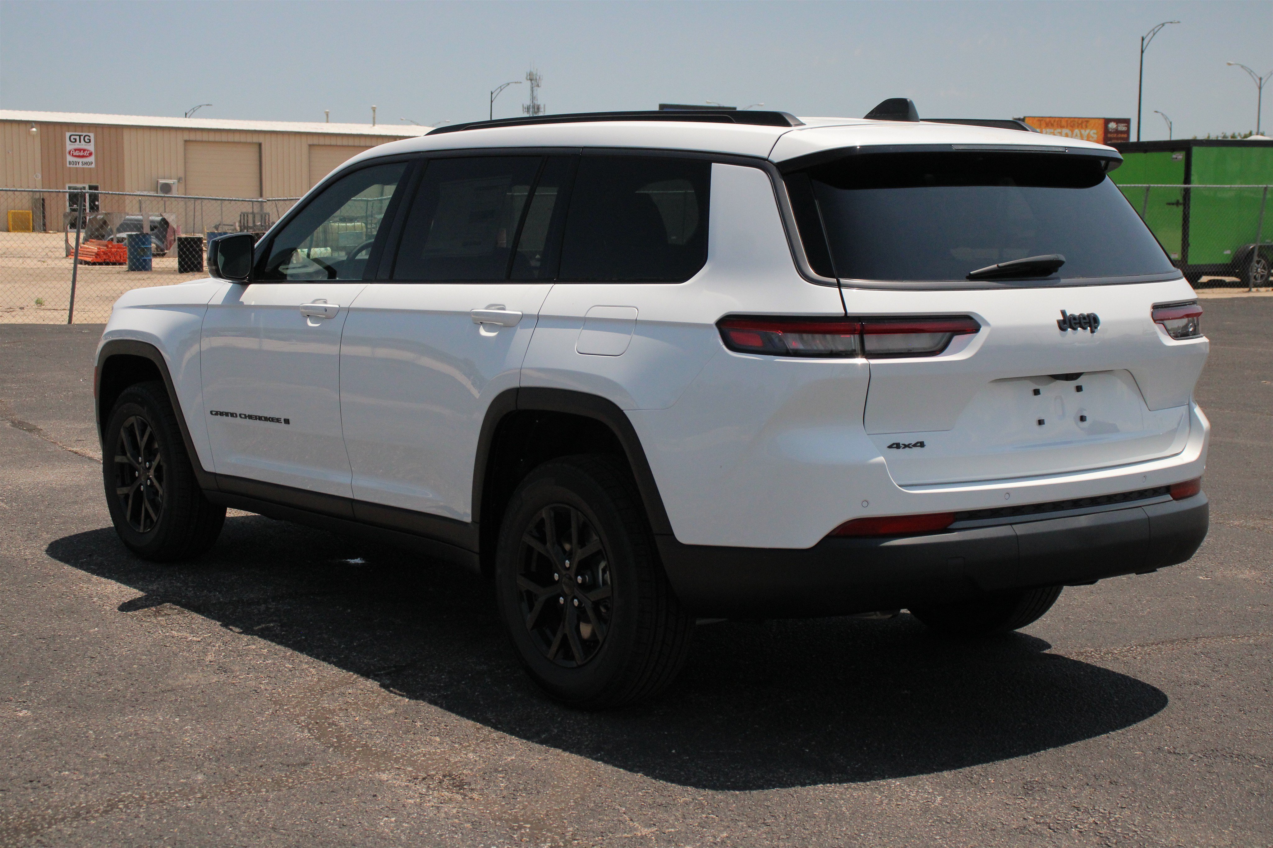 New 2026 Bright White Clearcoat Jeep Laredo Altitude image 38