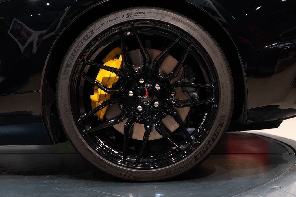 Used 2025 Black Chevrolet Z06 image 10