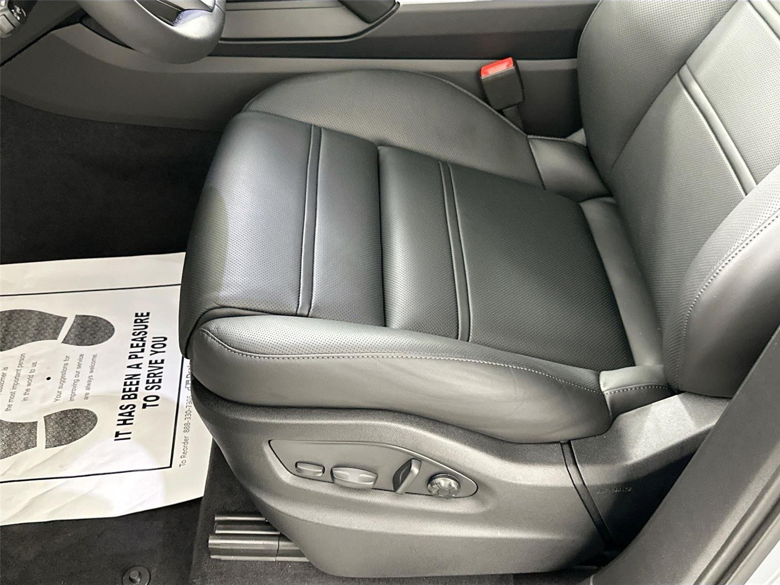 Certified Used 2026 Arctic Grey Porsche  image 31