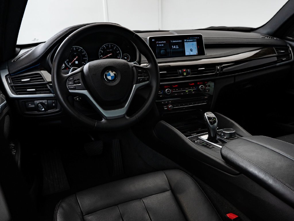 Used 2019 Mineral White Metallic BMW xDrive35i image 4