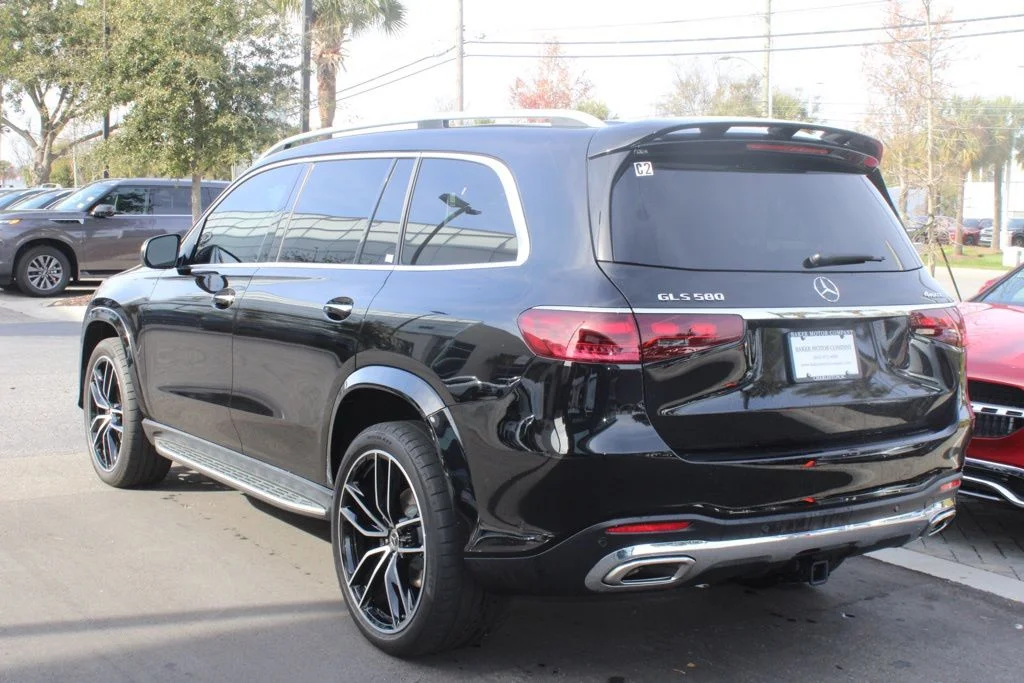 Certified Used 2025 Obsidian Black Metallic Mercedes-Benz GLS 580 image 8
