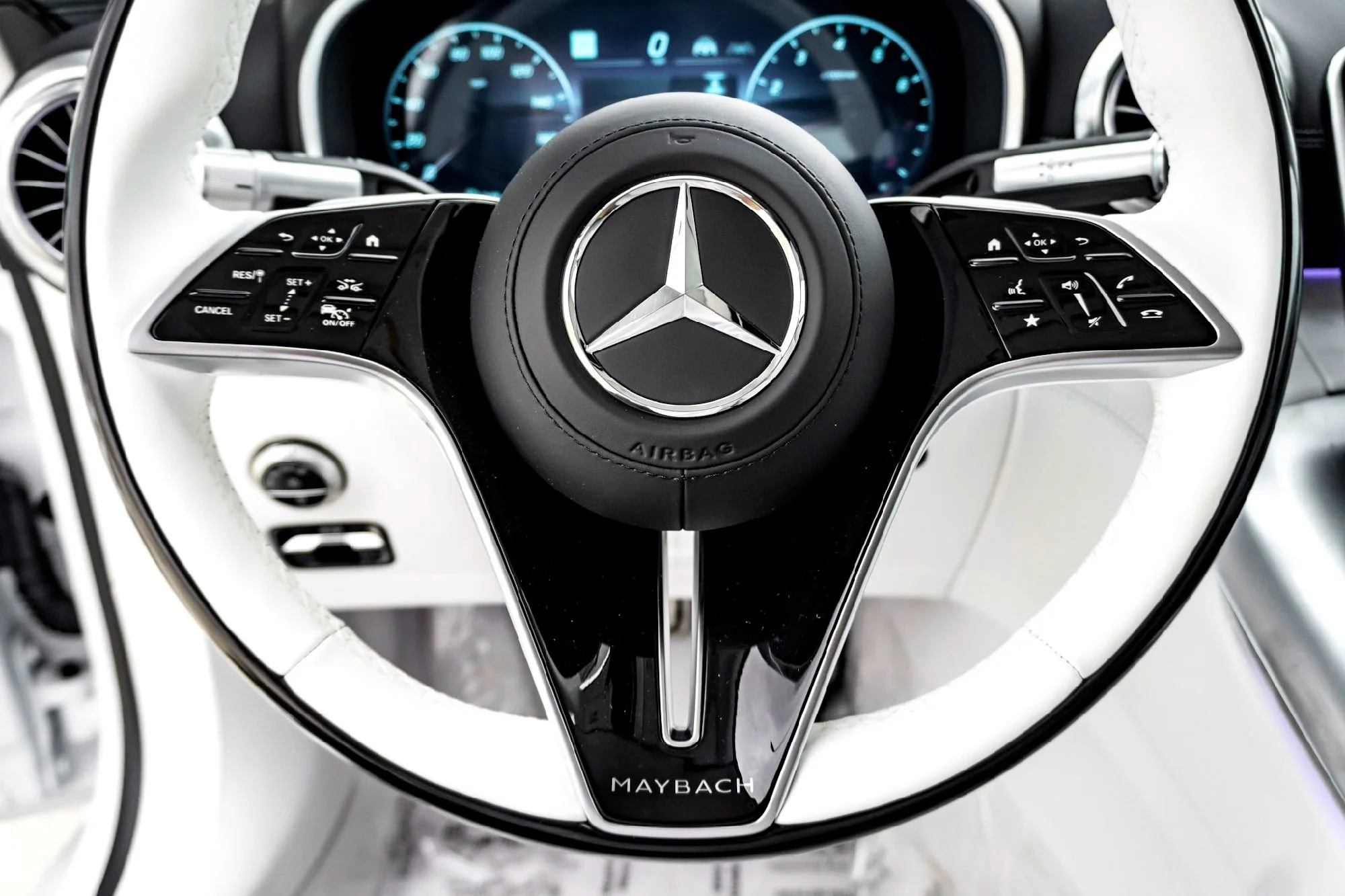 New 2026 White Mercedes-Benz Maybach SL 680 Monogram Series image 22