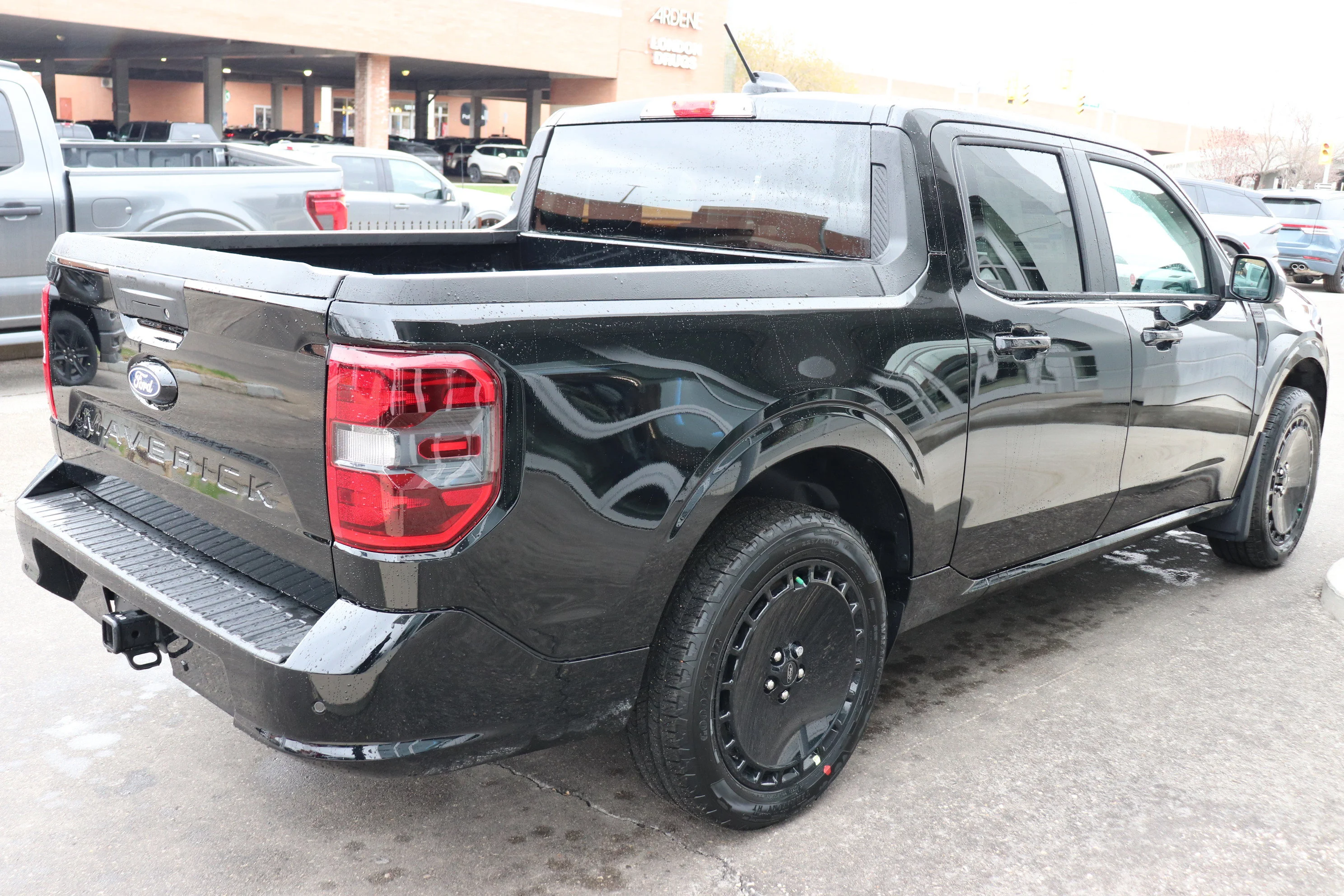 New 2026 SHADOW BLACK Ford Lobo Standard image 4
