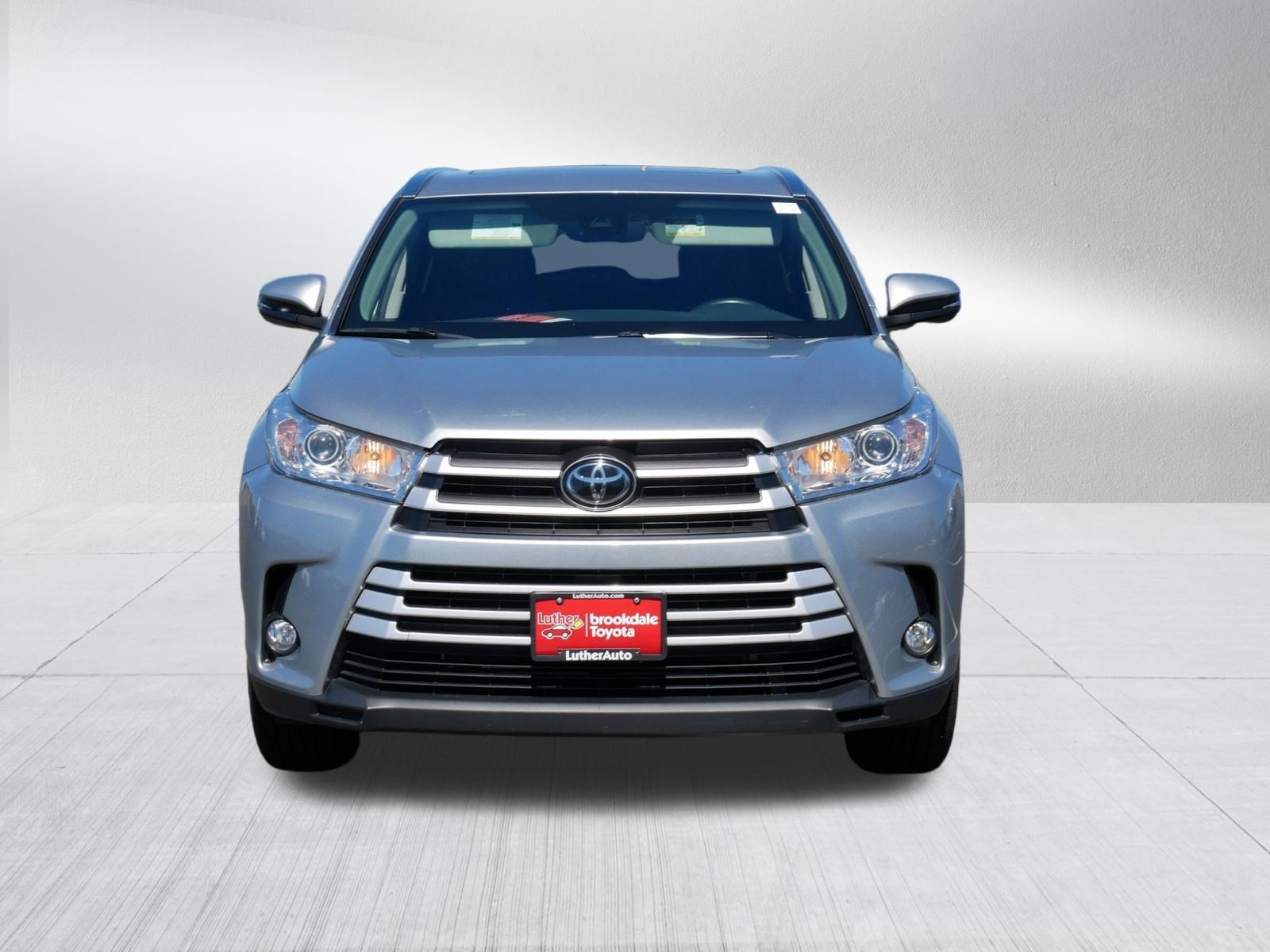 Certified 2019 Toyota Highlander XLE with VIN 5TDJZRFH9KS613763 for sale in Brooklyn Center, Minnesota