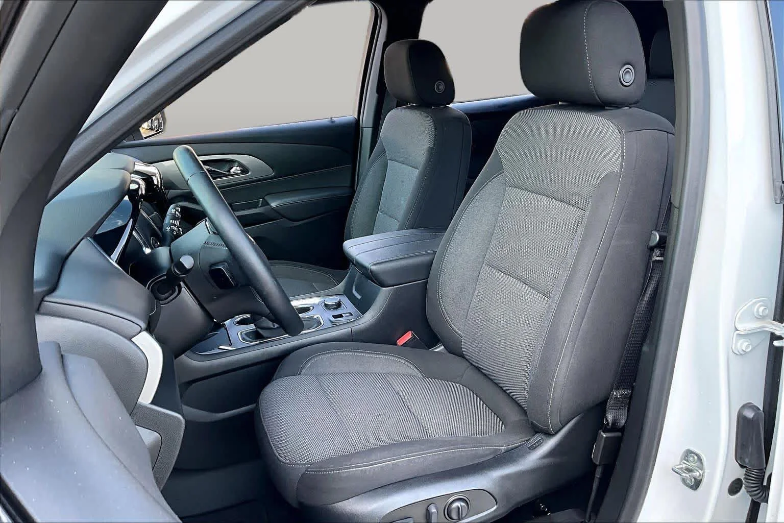Used 2023 Summit White Chevrolet LT Cloth image 7