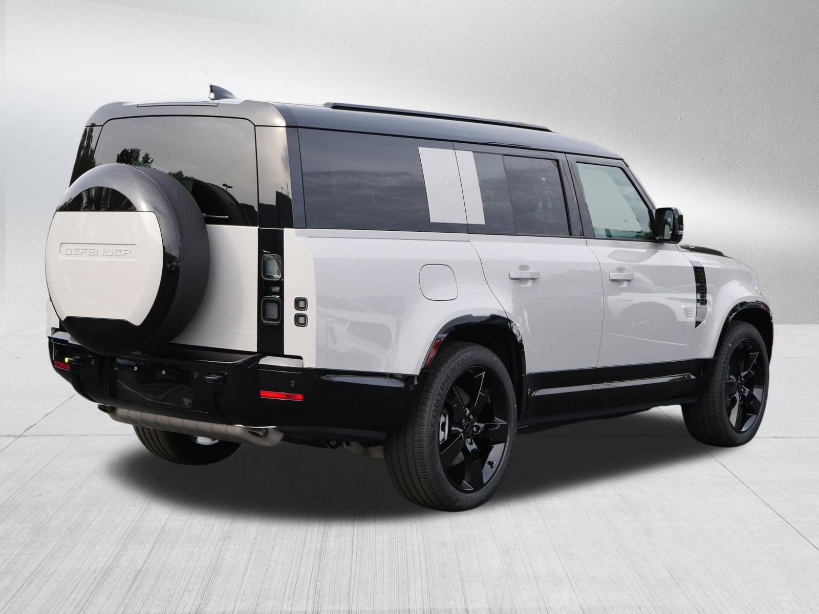 New 2026 Borasco Grey Land Rover X-Dynamic SE image 2