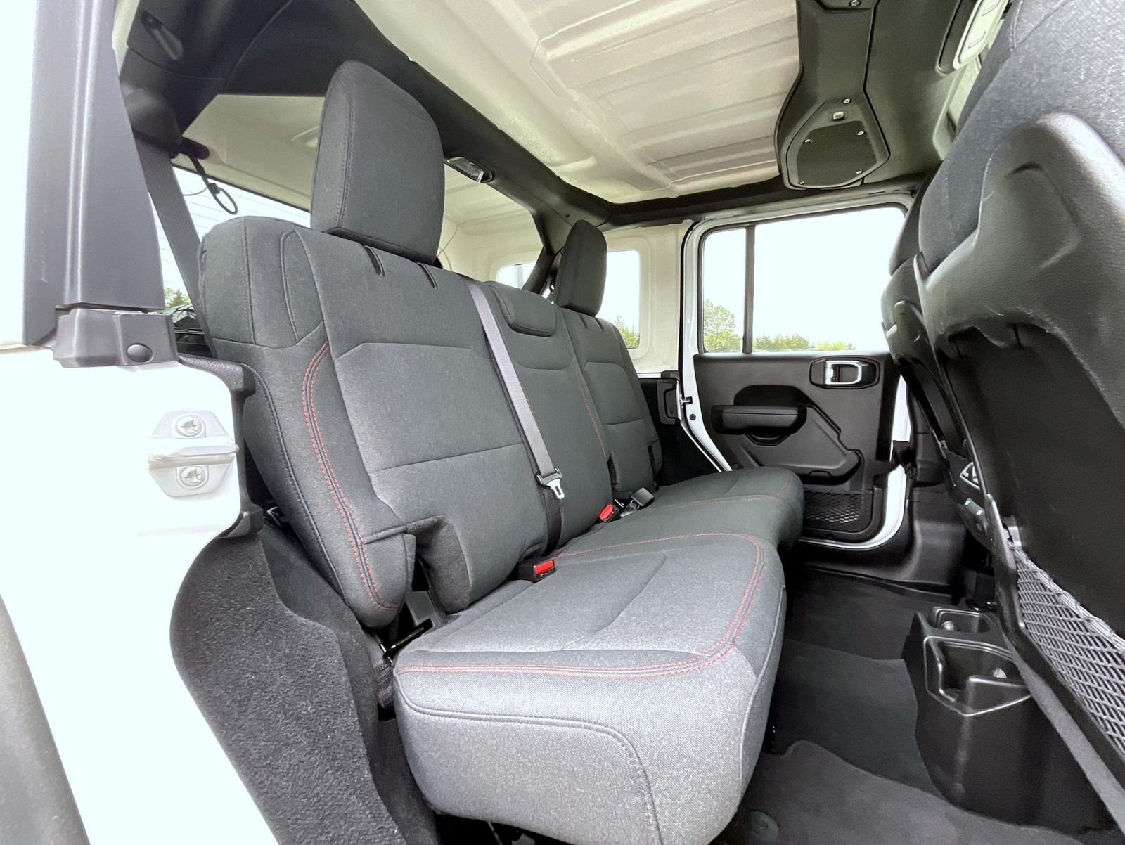 Used 2025 White/off-white Jeep Rubicon image 20
