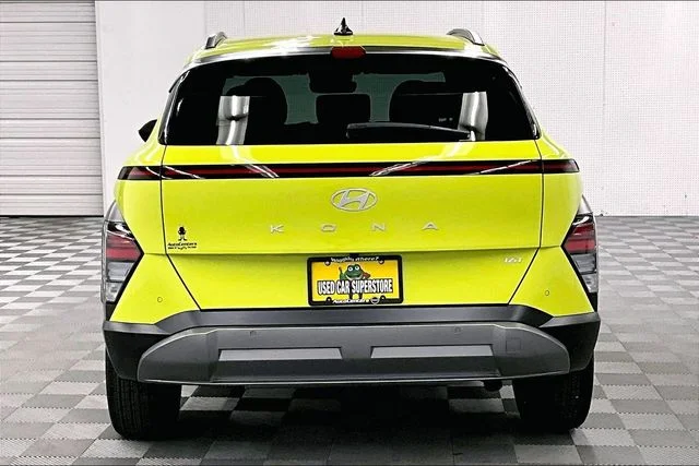 Used 2025 Neoteric Yellow Hyundai Limited image 5