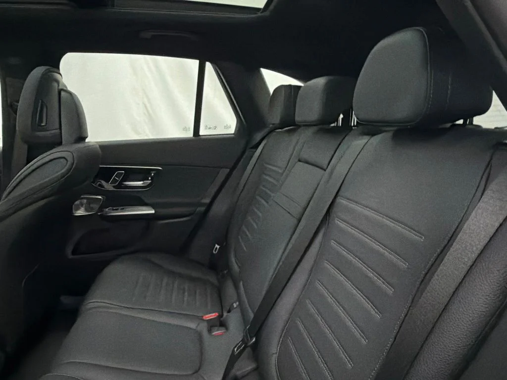 New 2026 White Mercedes-Benz GLC 300 image 18