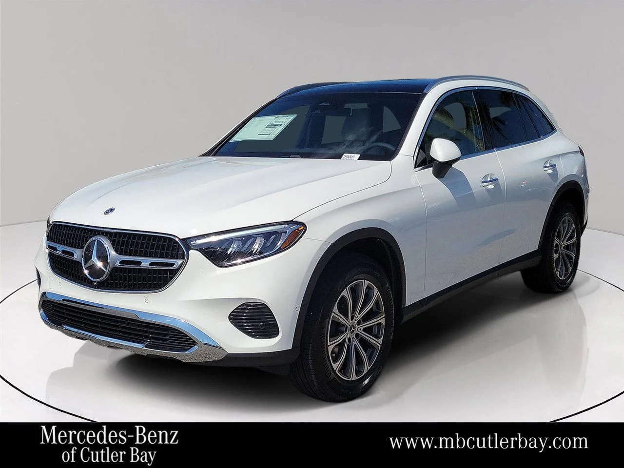 New 2026 Polar White Mercedes-Benz GLC 300 image 1
