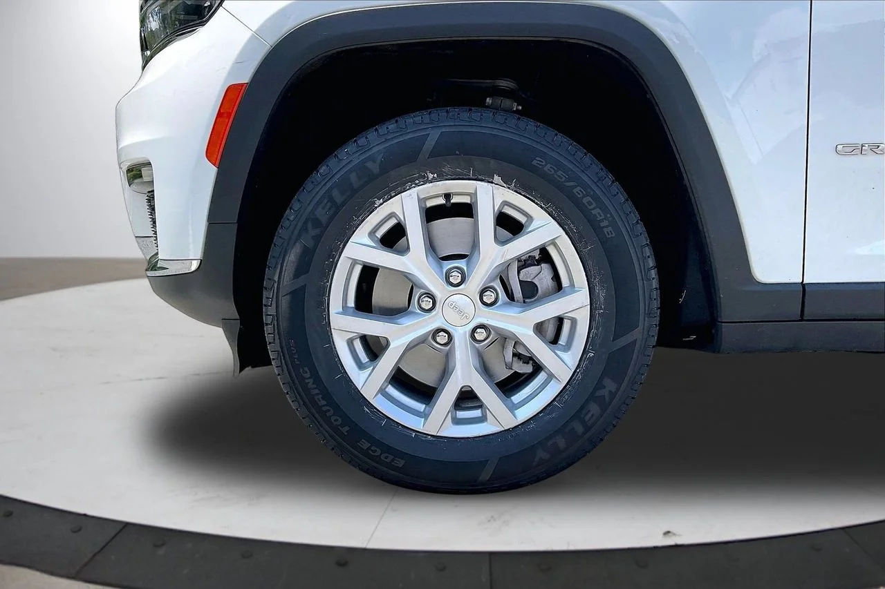 Used 2023 White Jeep Limited image 36