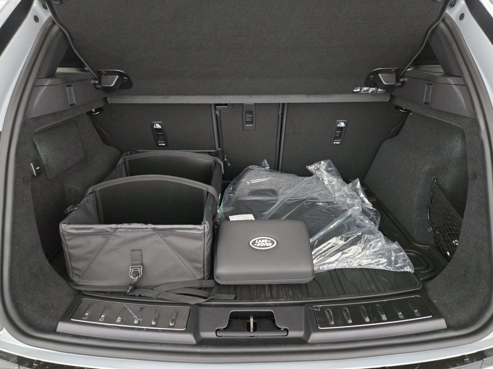 New 2026 Arroios Grey Land Rover Hoxton image 15