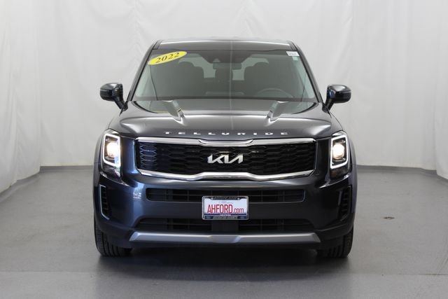 Used 2022 Gravity Gray Kia LX image 3