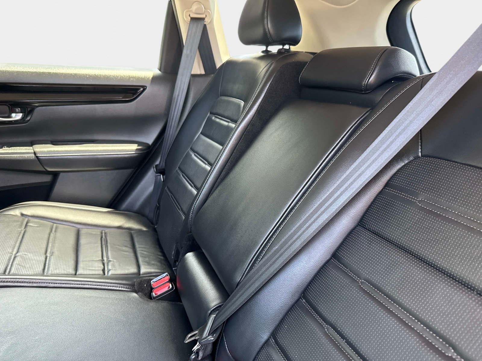 Used 2024 sparkle silver metallic Honda EX-L image 12