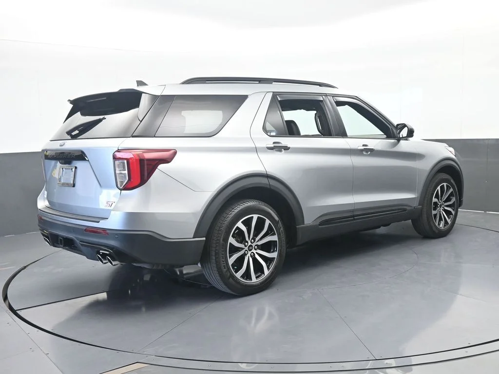 2023 Ford Explorer ST - Photo 6