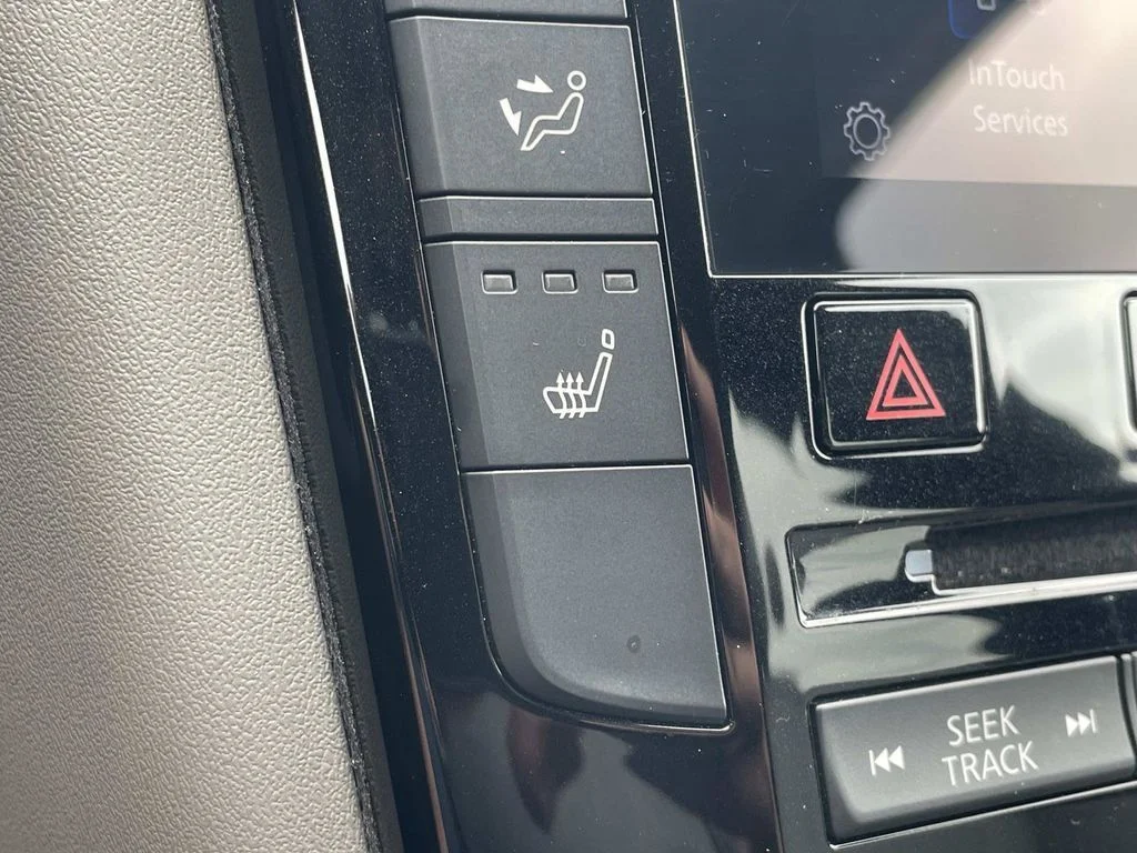 Used 2023 Black INFINITI LUXE image 19