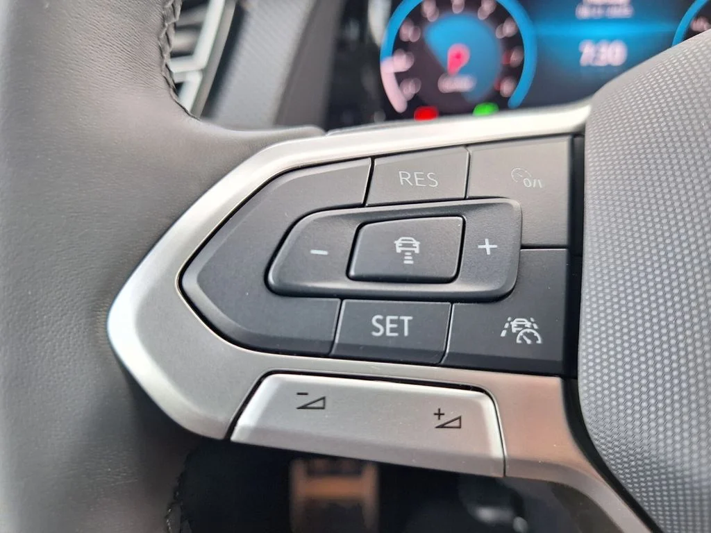 2026 Volkswagen Atlas Cross Sport SEL Premium R-LINE - Photo 13