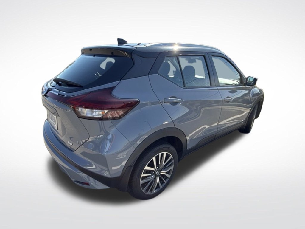 Used 2021 Gray Nissan SV image 2