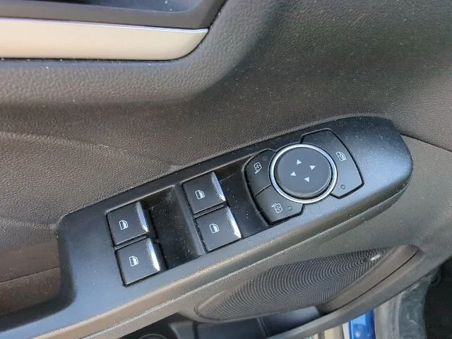 Used 2022 Blue Ford SE image 12