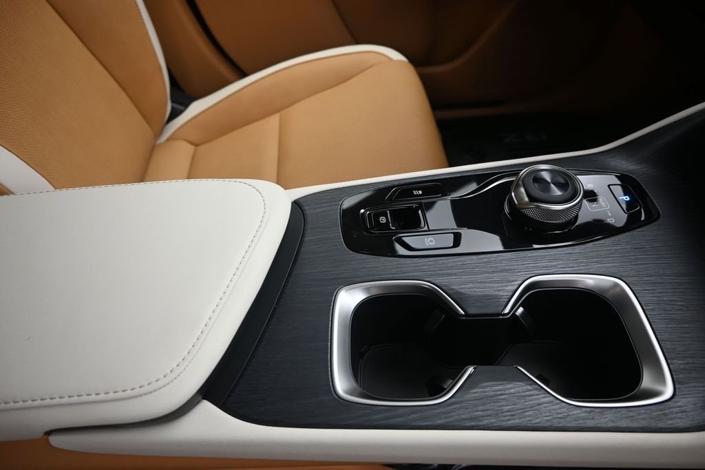 New 2026 Oxygen White Lexus  350e PREMIUM image 27