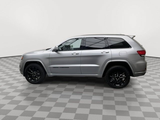 Used 2021 Billet Silver Metallic Clearcoat Jeep Laredo X image 35