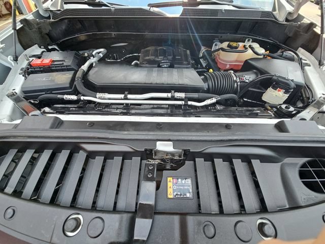 Used 2022 Summit White Chevrolet Custom image 33