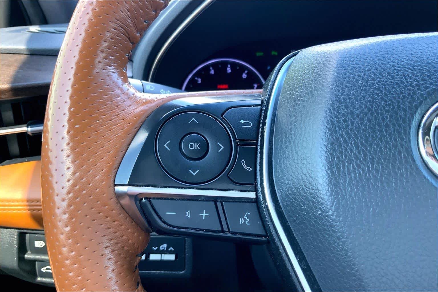 Used 2022 Wind Chill Pearl Toyota Limited image 24