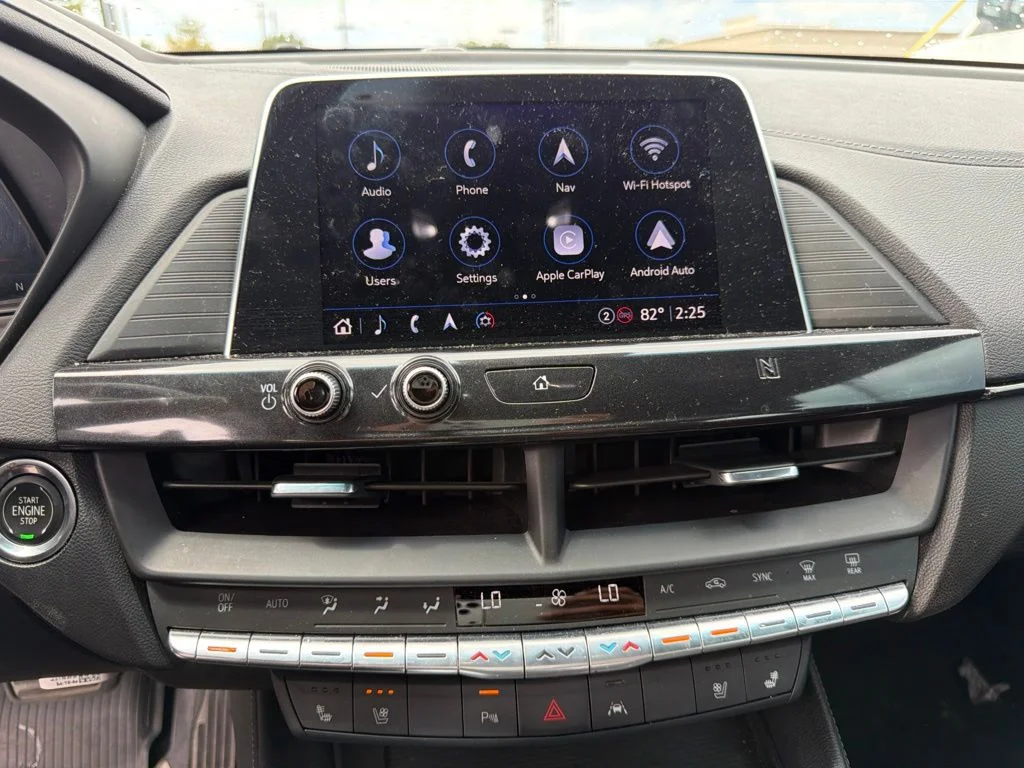 Used 2021 Red Cadillac Sport image 19