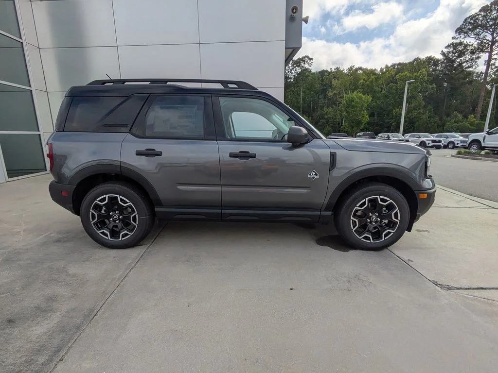 New 2026 Carbonized Gray Metallic Ford Outer Banks image 3