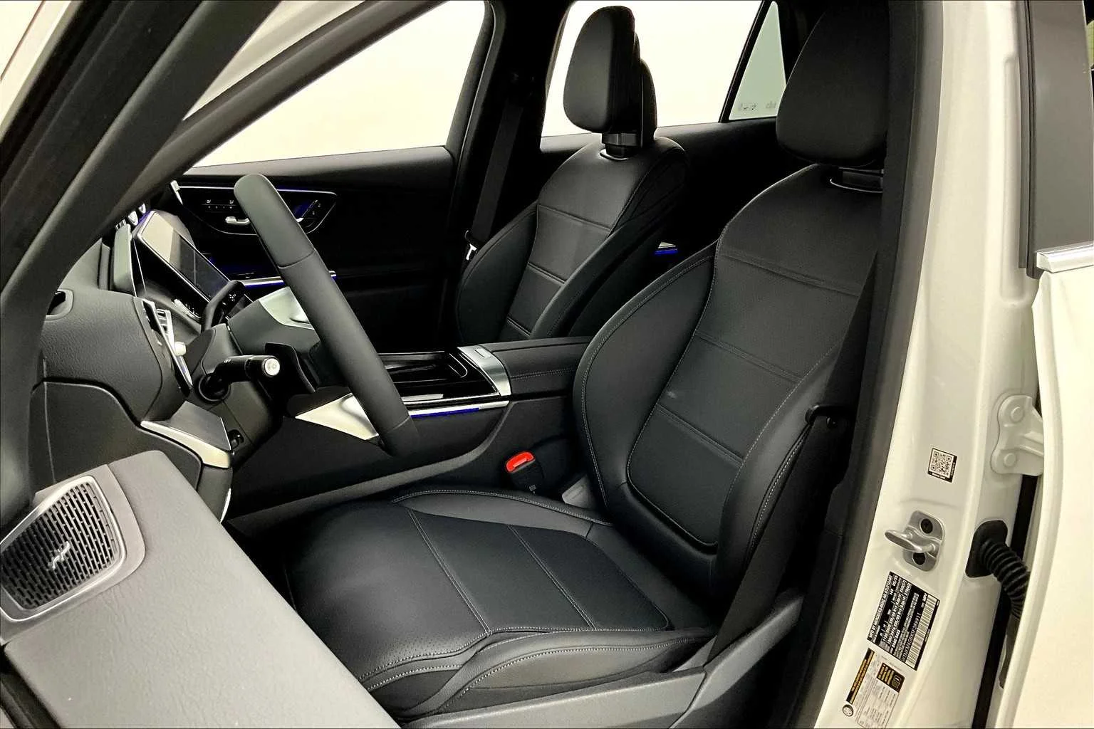 2025 Mercedes-Benz GLC Base - Photo 9