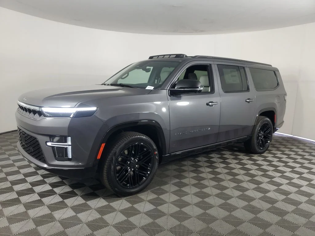 New 2026 Baltic-Gray Metallic Clear-Coat Exterior Paint Jeep Limited Reserve image 8