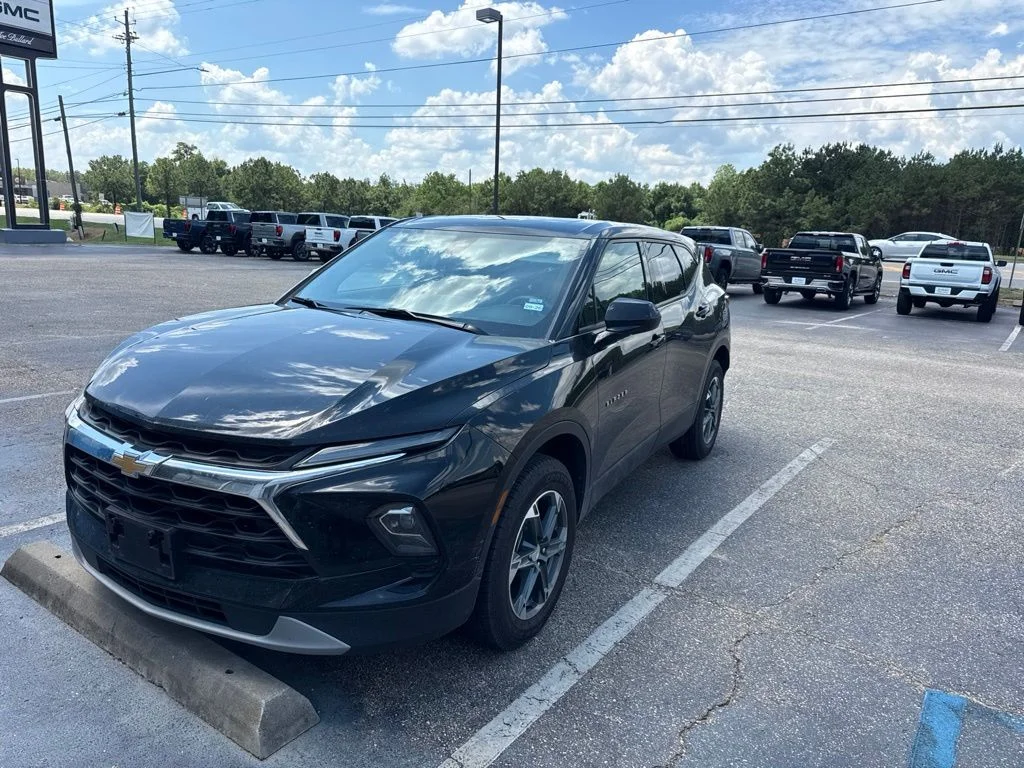 Used 2025 Black Chevrolet LT image 1