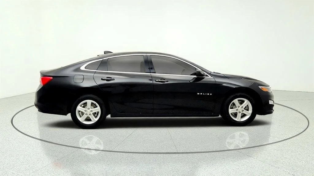 Used 2023 Mosaic Black Metallic Chevrolet 4dr Sedan 1LT image 4