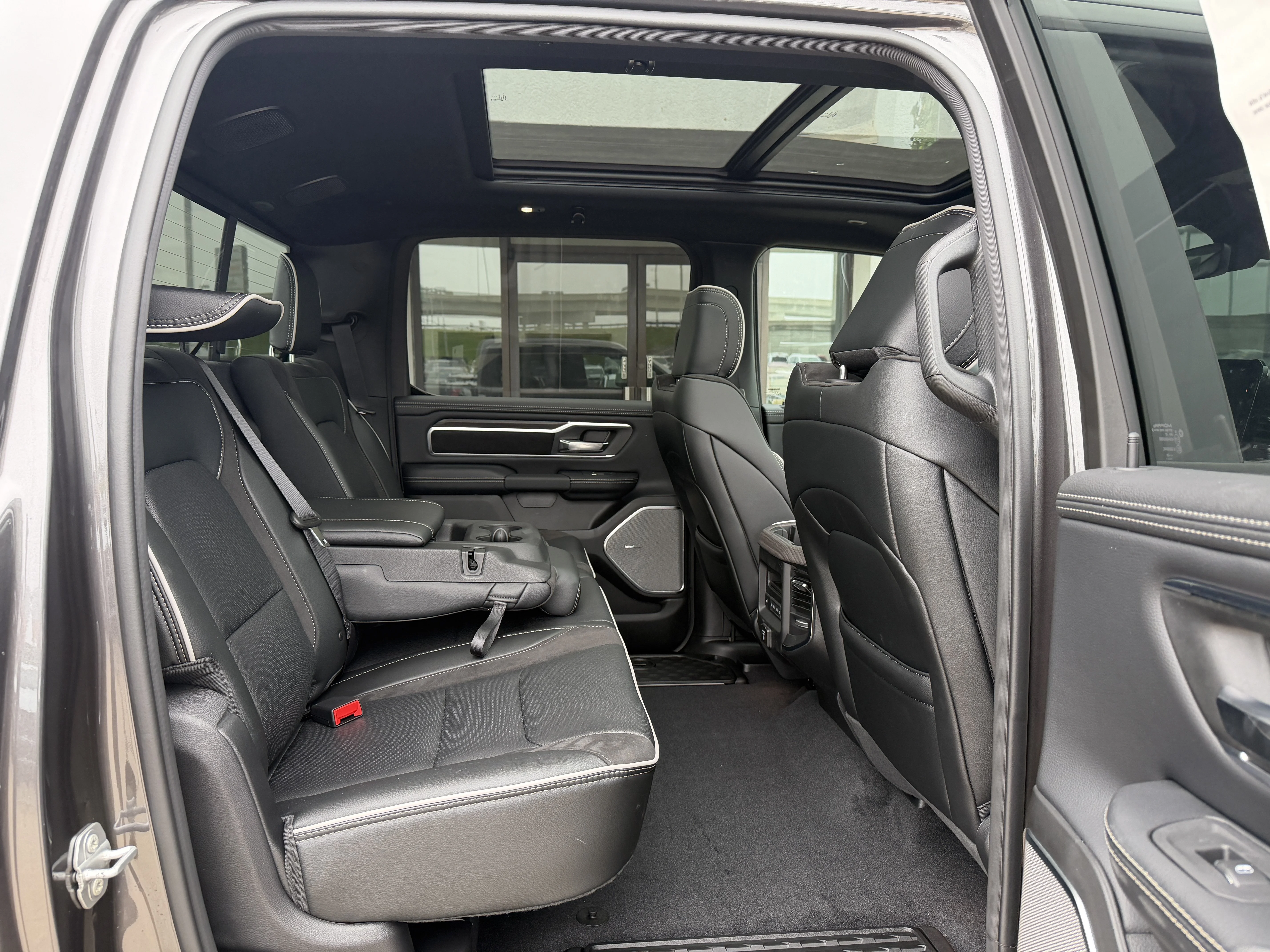 New 2026 Granite Crystal Metallic Clear-Coat Exterior Paint RAM Laramie image 29