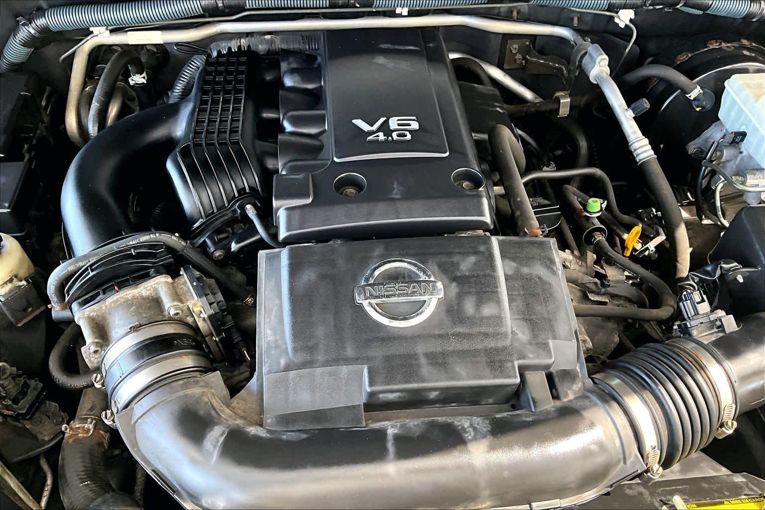 Used 2007 Storm Gray Nissan SE image 30
