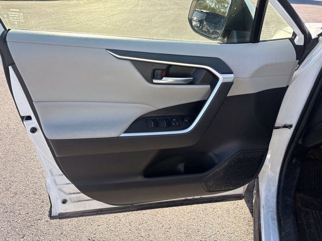 Used 2022 White Toyota XLE image 14