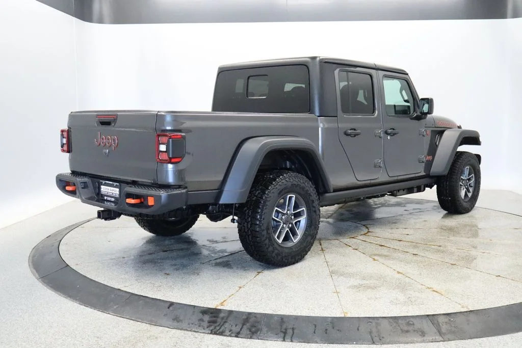 New 2026 Granite Crystal Metallic Clearcoat Jeep Mojave image 6