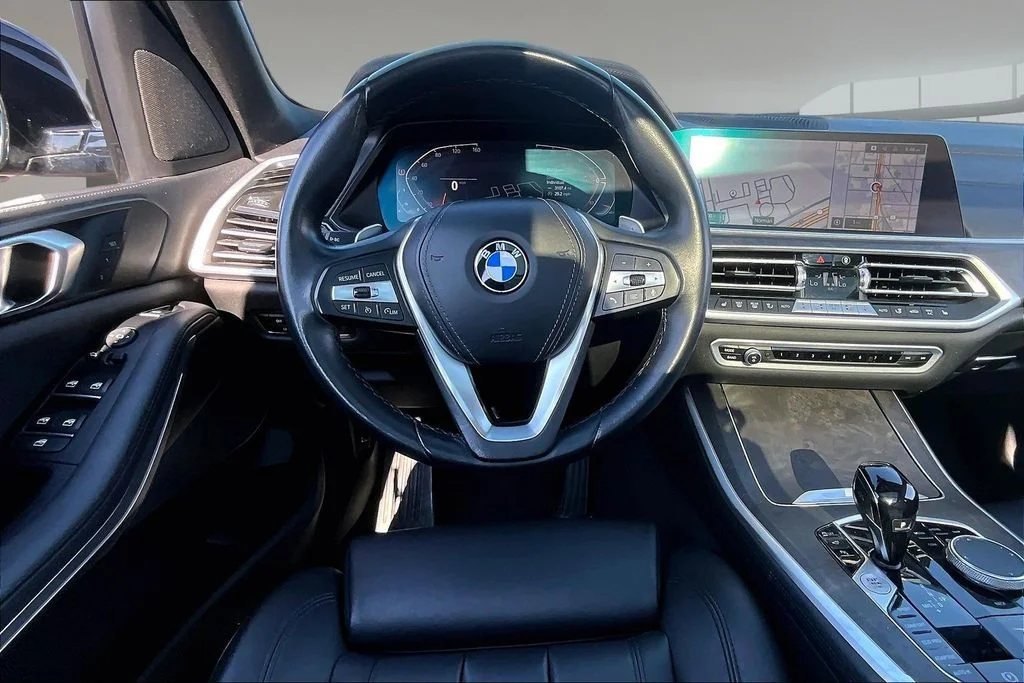 Used 2022 Gray BMW sDrive40i image 5