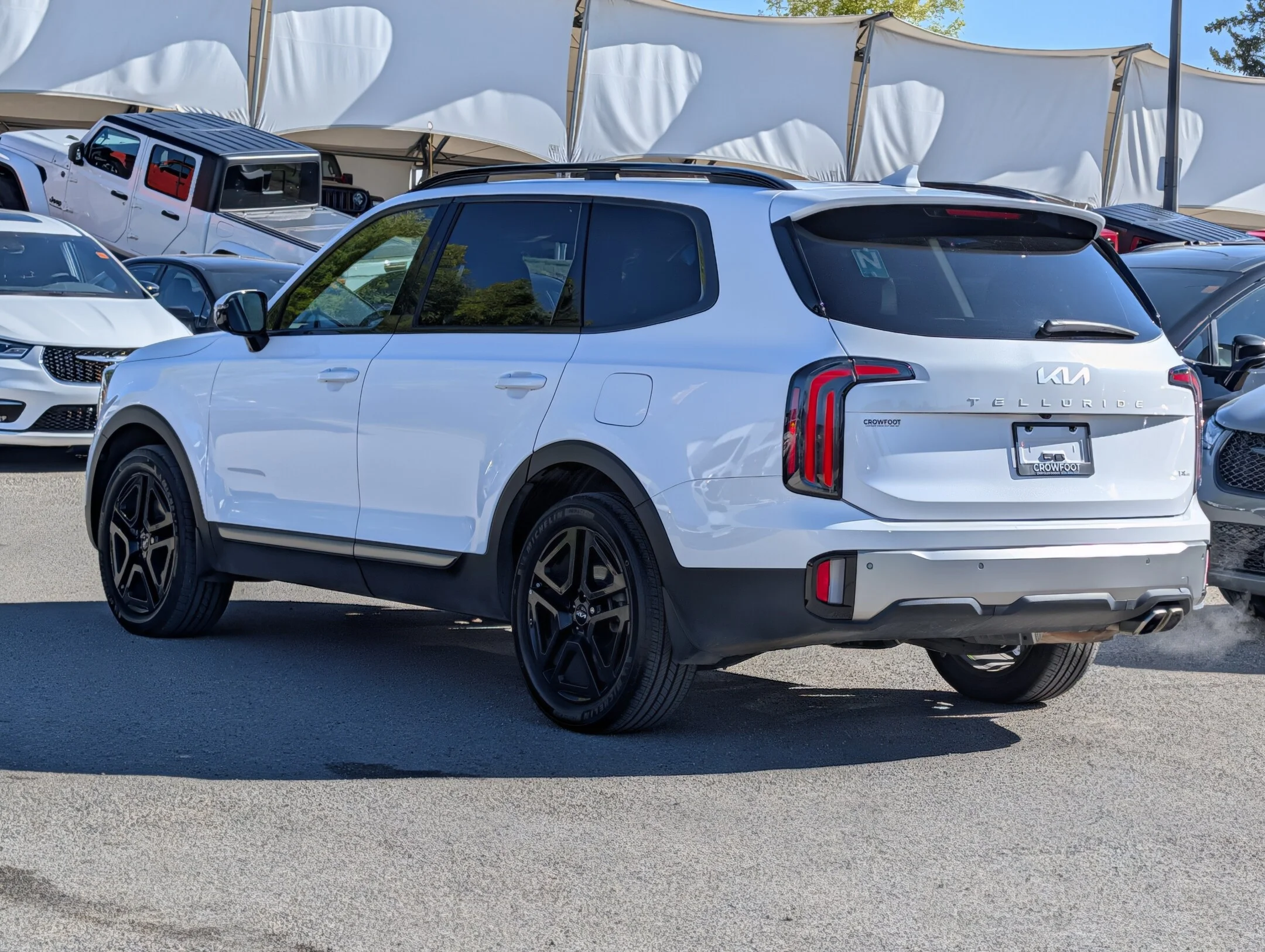 Used 2023 White Kia X-Line - - AWD - 3.8L V6 - 291 HP - 7 Passenger - Adaptive Cruise - Blind Spot & More! image 6