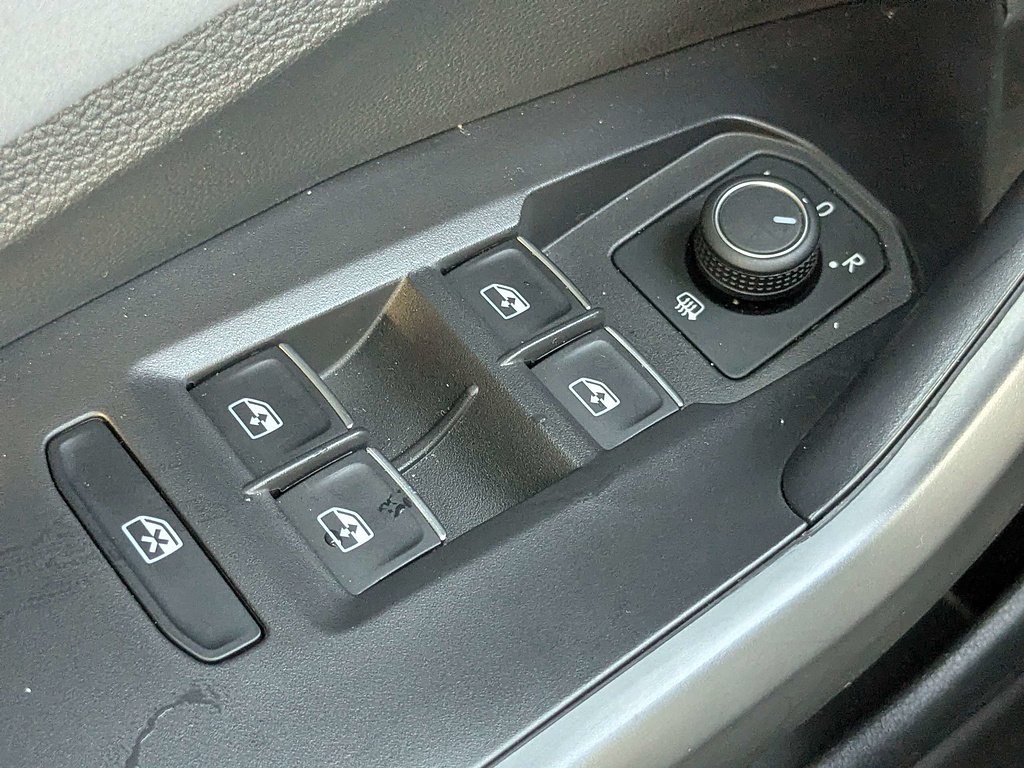 2025 Volkswagen Jetta SE - Photo 23