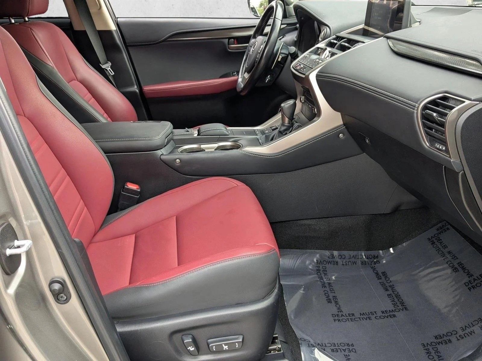 2021 Lexus NX 300 - Photo 21