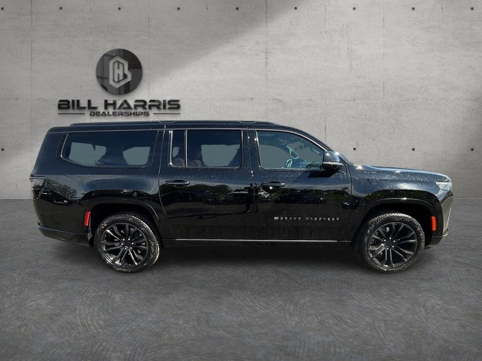 New 2026 High Gloss Black Jeep Summit Reserve image 5