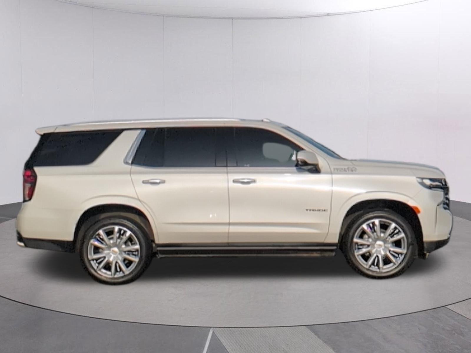 Used 2021 IRIDESCENT PEARL TRICOAT Chevrolet High Country image 8