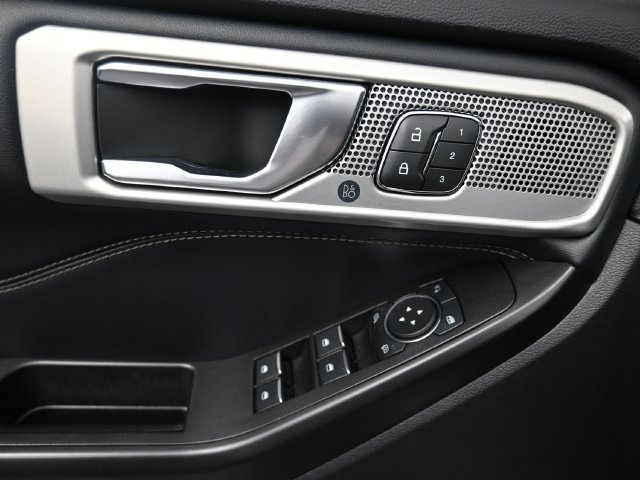 Used 2020 Oxford White Ford Limited image 26